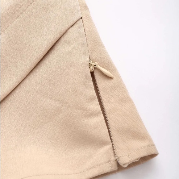 BNWT CIDER Asymmetrical neck 3D Rose Ruched Blouse •Size M•Champagne - Picture 6 of 7